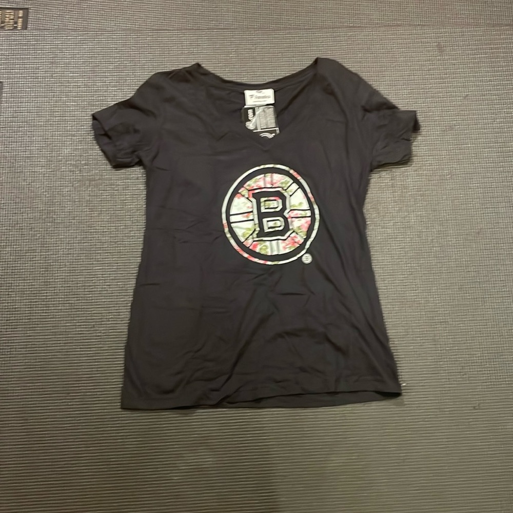 Black bruins tee